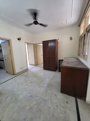 Room in 3 BHK Apartment at Maple Heights, Sector 43 – for Rent