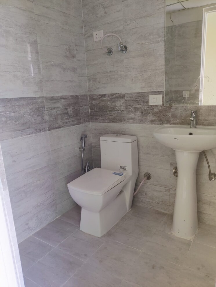 Bathroom, gaurs-siddhartham 2 Bedroom 945 Sq.Ft. Apartment In Siddharth Vihar Ghaziabad 8925681
