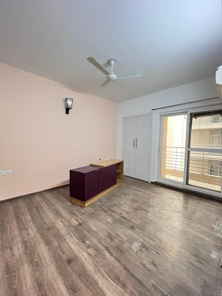Room, aba-cleo-county 3.5 Bedroom 2070 Sq.Ft. Apartment In Sector 121 Noida 8925697