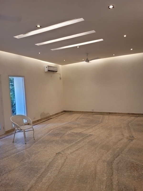 4 BHK + Pooja Room,Servant Room,Study Room,Extra Room Builder Floor For Rent in Mishra Property 