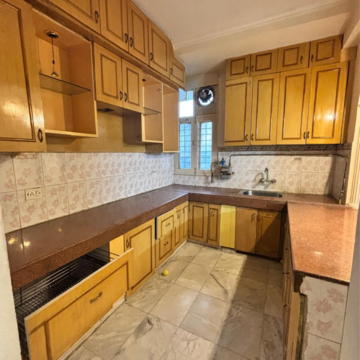 Kitchen in 3.5 BHK Apartment at Prerna Apartment, Sector 56 – for Rent