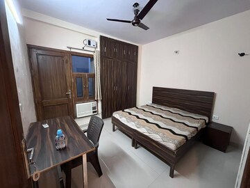 Master Bedroom in 4 BHK Apartment at Ansal Sushant Lok I, Sector 43 – for Rent