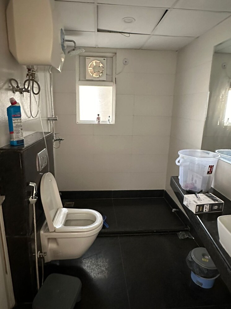 Bathroom, aba-cleo-county 3 Bedroom 1827 Sq.Ft. Apartment In Sector 121 Noida 8925736