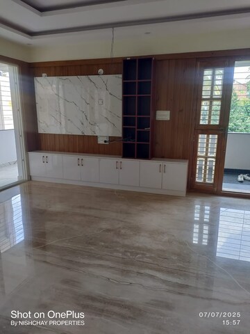 Room in 2 BHK Apartment at Hrbr Layout – for Sale