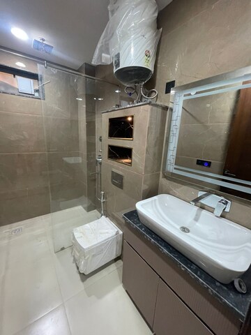 Bathroom in 2 BHK Builder Floor at Craft Destination 43, Sector 43 – for Rent