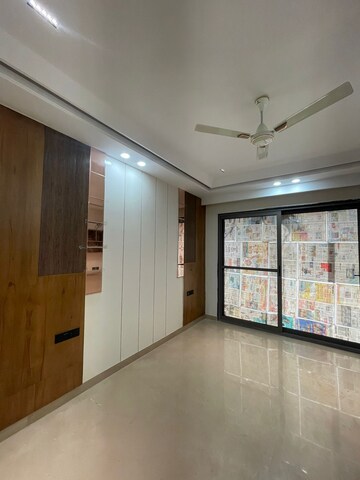Room in 2 BHK Builder Floor at Craft Destination 43, Sector 43 – for Rent