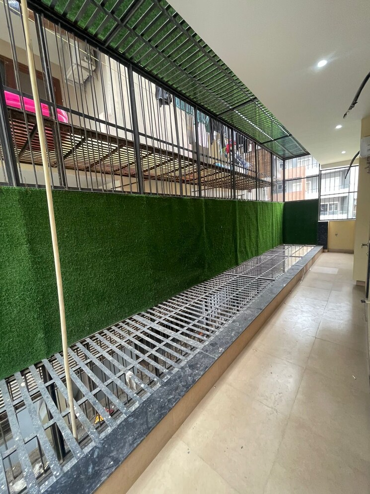 Balcony, craft-destination-43 2 Bedroom 263 Sq.Yd. Builder Floor In Sector 43 Gurgaon 8925738