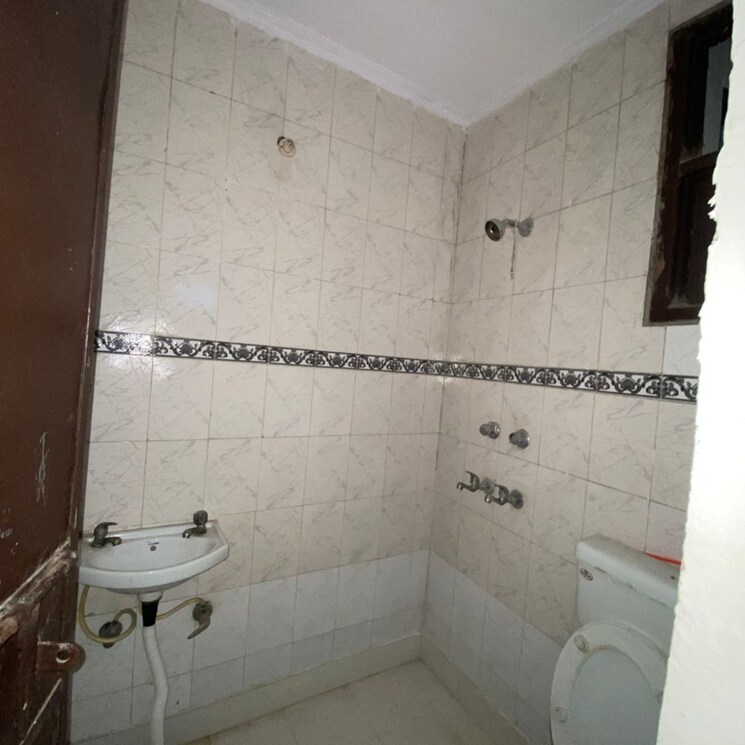 Bathroom, govindpuri 1 Bedroom 500 Sq.Ft. Builder Floor In Govindpuri Delhi 8925786