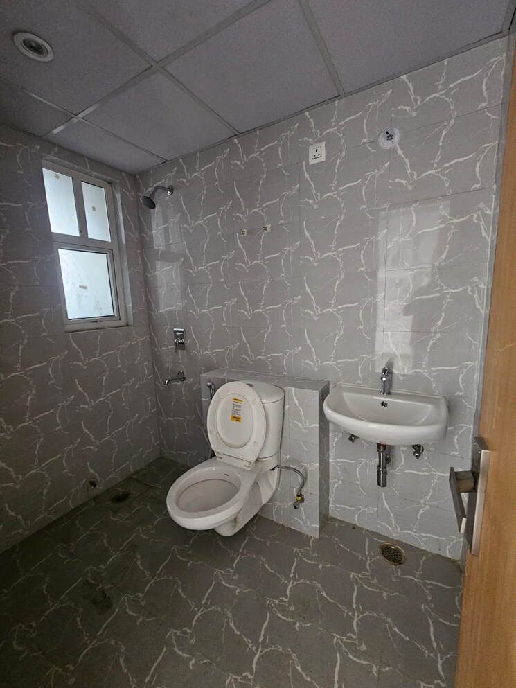 Bathroom, ushay-towers 3 Bedroom 1715 Sq.Ft. Apartment In Kundli Sonipat 8925762