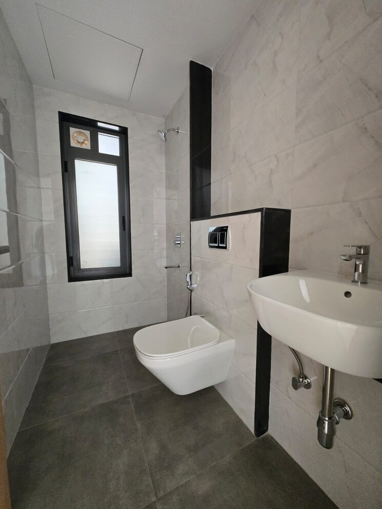 Bathroom, kshitija-shree-laxmi-residency 3 Bedroom 1500 Sq.Ft. Apartment In Byculla West Mumbai 8925812
