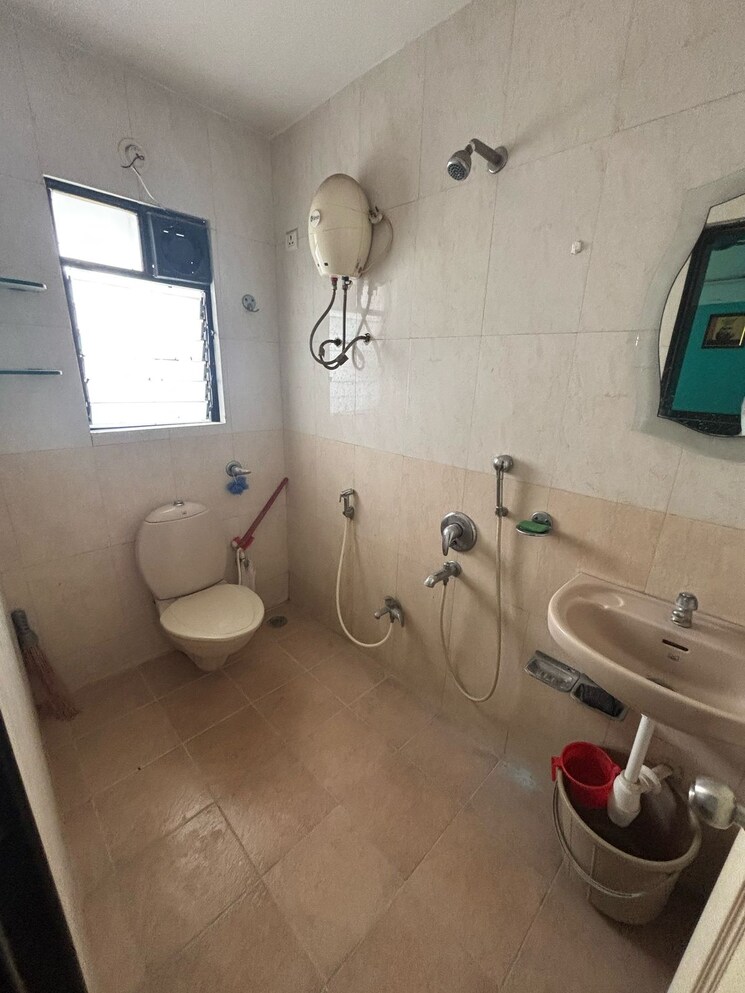 Bathroom, sonigara-kesar 3 Bedroom 1470 Sq.Ft. Apartment In Wakad Pune 8925832