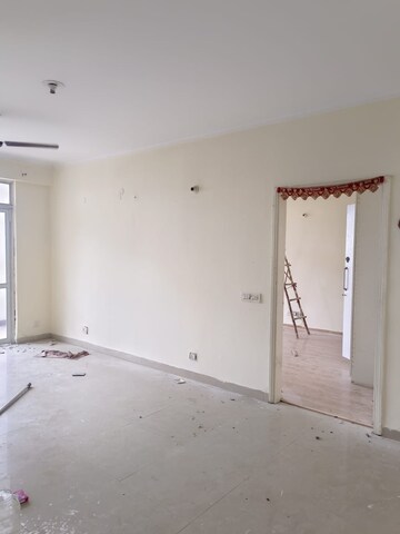 Room in 3 BHK Apartment at Pareena The Elite Residences, Sector 99 – for Rent