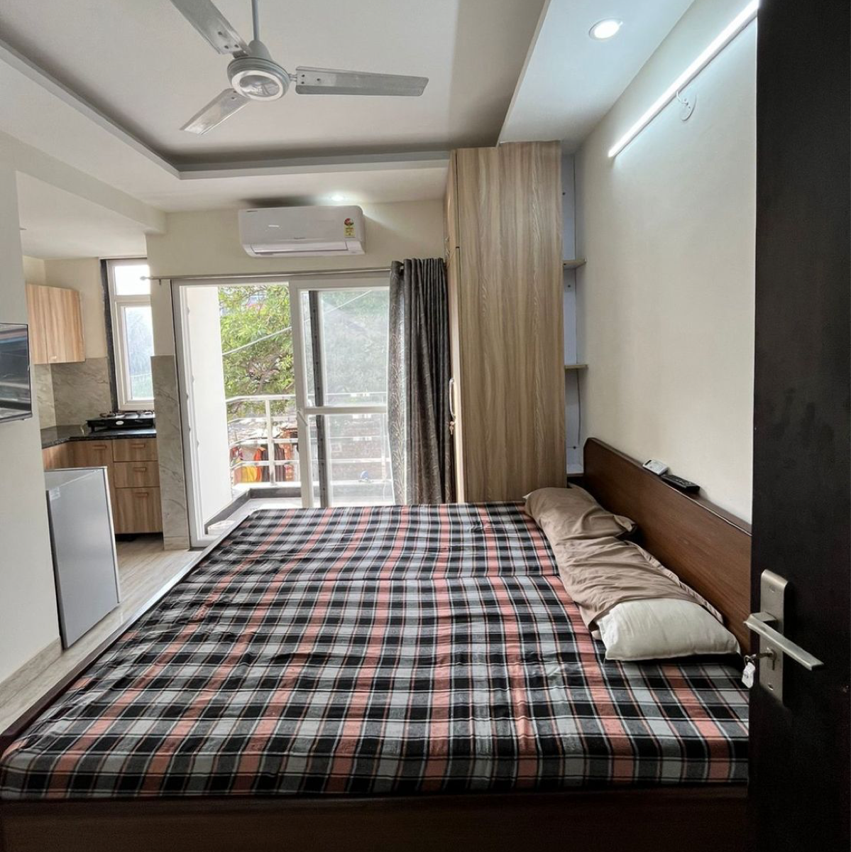 2 BHK Builder Floor For Rent in Sector 56