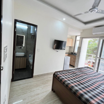 Bedroom in 2 BHK Builder Floor at Sector 56 – for Rent