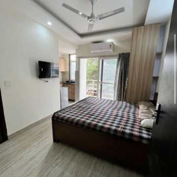 Bedroom in 2 BHK Builder Floor at Sector 56 – for Rent