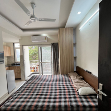 Bedroom in 2 BHK Builder Floor at Sector 56 – for Rent