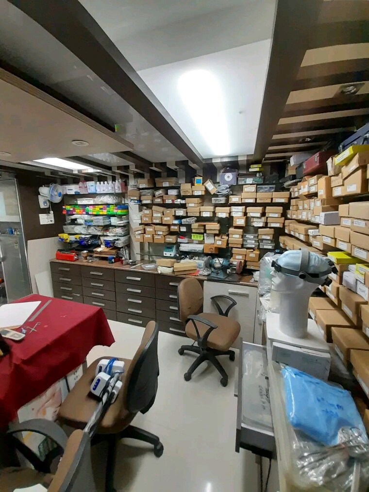 Team Area, imperial-tower Commercial Showroom 1200 Sq.Ft. In Nalasopara West Palghar 8925844