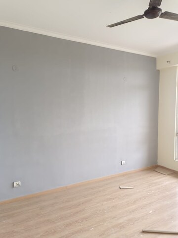 Room in 3 BHK Apartment at Pareena The Elite Residences, Sector 99 – for Rent