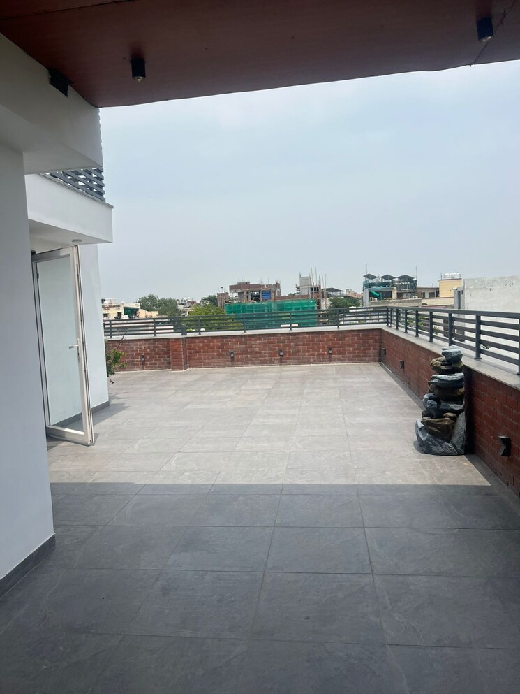  Parking, jangpura 3 Bedroom 1800 Sq.Ft. Builder Floor In Jangpura Delhi 8925857