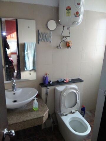 Master Bedroom in 3 BHK Apartment at Indiabulls Centrum Park, Sector 103 – for Rent
