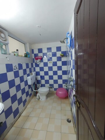 Bathroom in 2 BHK Builder Floor at S S Southend, Sector 49 – for Sale