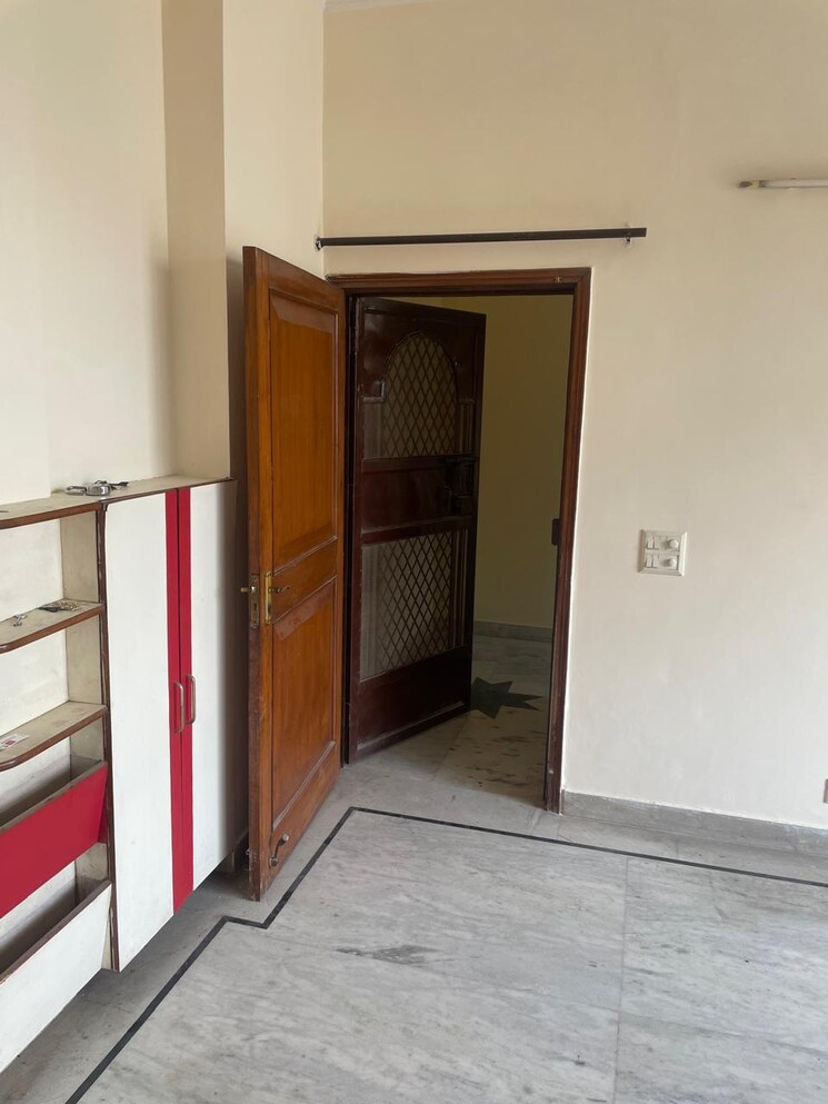 Room, ardee-city 4 Bedroom 300 Sq.Yd. Builder Floor In Sector 52 Gurgaon 8925878