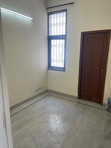 Room in 4 BHK Builder Floor at Ardee City, Sector 52 – for Rent