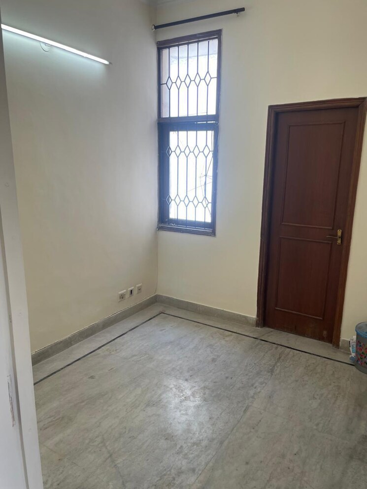 Room, ardee-city 4 Bedroom 300 Sq.Yd. Builder Floor In Sector 52 Gurgaon 8925878