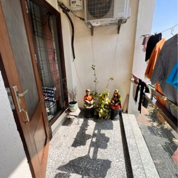 Bedroom in 3 BHK Builder Floor at Sector 56 – for Rent