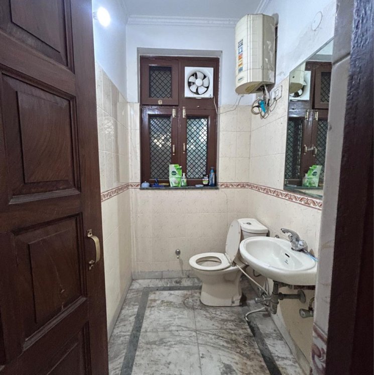 Bathroom, sector 56 3 Bedroom 1500 Sq.Ft. Builder Floor In Sector 56 Gurgaon 8925908