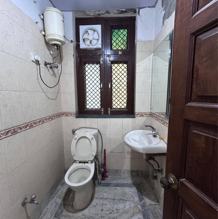 Bathroom, sector 56 3 Bedroom 1500 Sq.Ft. Builder Floor In Sector 56 Gurgaon 8925908