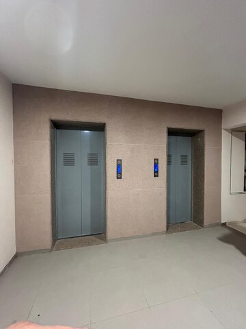 Lift in 3 BHK Apartment at Shela – for Rent