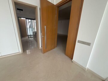 Room in 5 BHK Apartment at Rustomjee Crown, Prabhadevi – for Rent