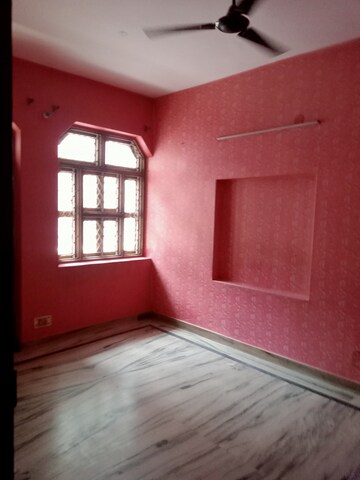 Room in 1 BHK Builder Floor at Neb Sarai – for Rent