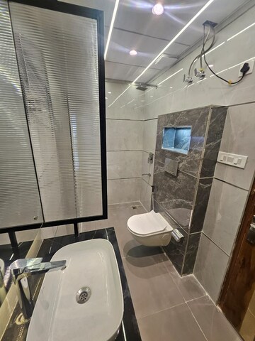 Master Bedroom in 1 BHK Builder Floor at Sector 47 – for Rent