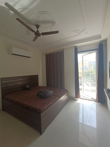 1 RK Builder Floor For Rent in Sector 39