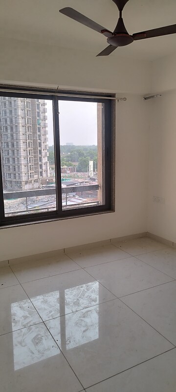 Room in 3 BHK Apartment at Shela – for Rent