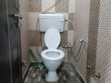 Bathroom in 1 BHK Apartment at Khirki Extension – for Rent