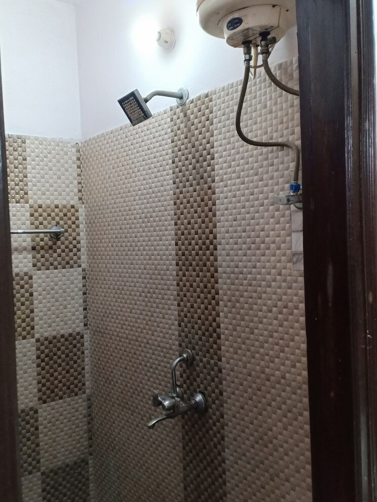 Bathroom, khirki extension 1 Bedroom 500 Sq.Ft. Apartment In Khirki Extension Delhi 8925973