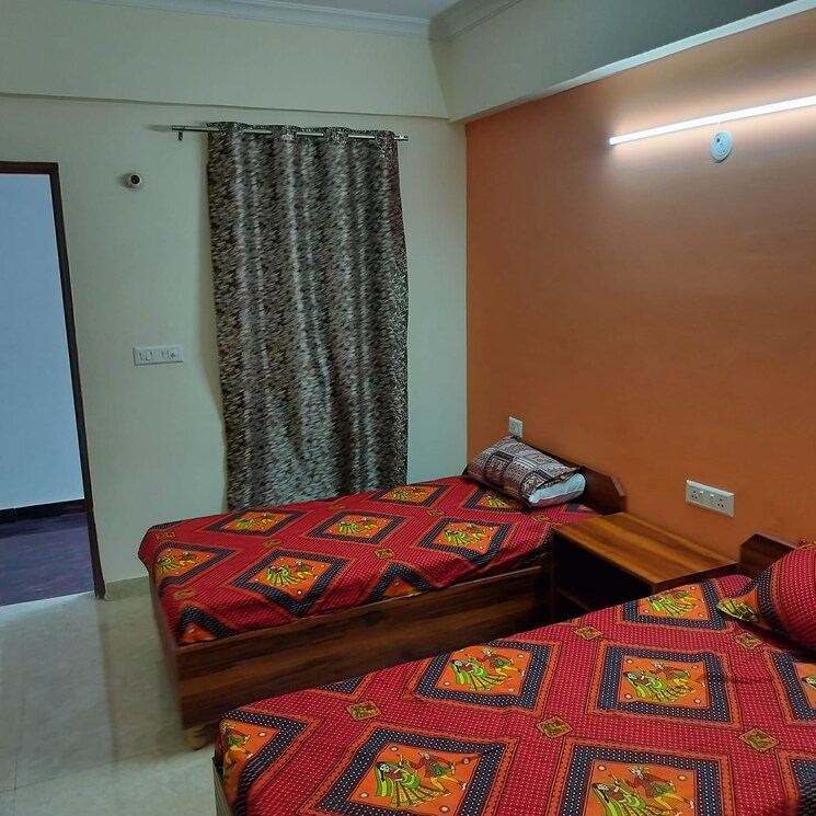 Room, sector 46 Pg For Girls In Sector 46 8926019