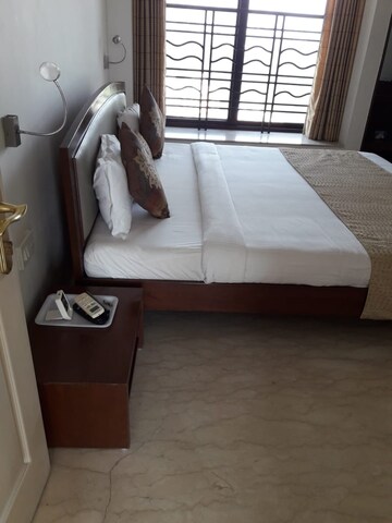 Parking in 4 BHK Apartment at Gamdevi – for Rent