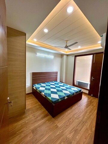 Bedroom in 2 BHK Builder Floor at Sector 45 – for Rent
