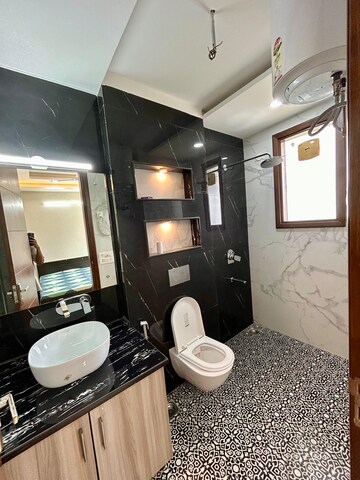 Gym in 2 BHK Builder Floor at Sector 45 – for Rent