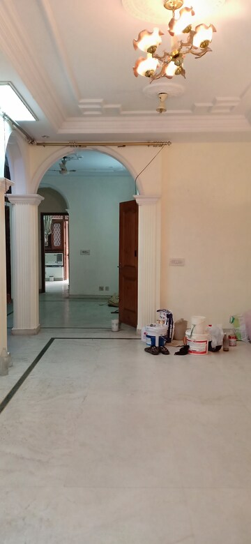 Living Room in 3 BHK Apartment at Shivalik Colony – for Rent
