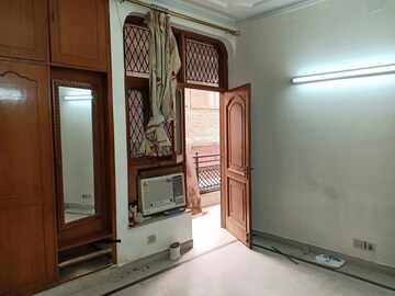 Room in 3 BHK Apartment at Shivalik Colony – for Rent