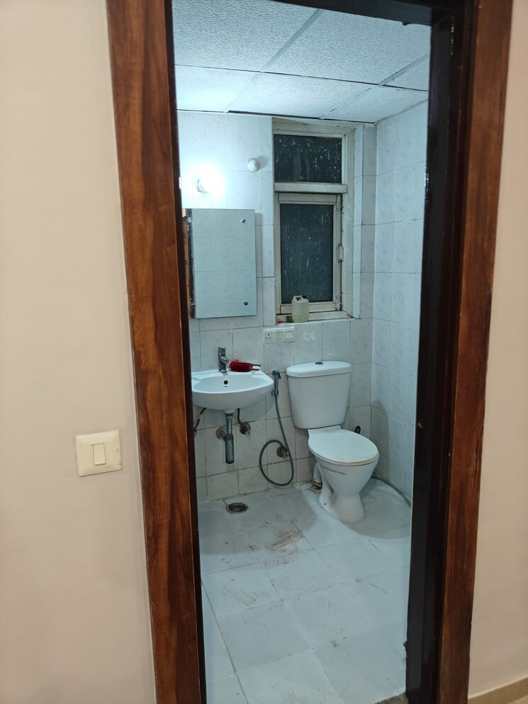 Bathroom, omaxe-new-heights 3 Bedroom 1350 Sq.Ft. Apartment In Sector 78 Faridabad 8926090