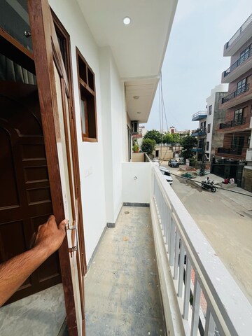 Balcony in 1 BHK Builder Floor at Sector 47 – for Rent
