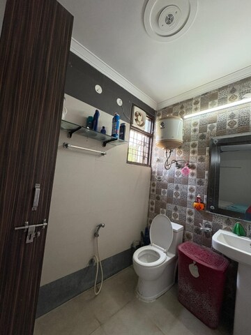 Master Bedroom in 3 BHK Builder Floor at Anamika Enclave, Sector 14 – for Rent