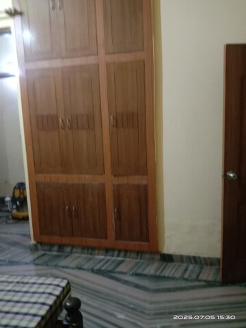 Furnished Amenities in 2 BHK Builder Floor at Milestone 32nd Avenue, Sector 15 – for Rent