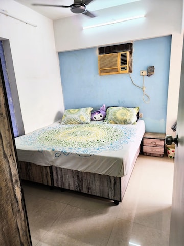 Bedroom in 3 BHK Builder Floor at Vile Parle West – for Rent
